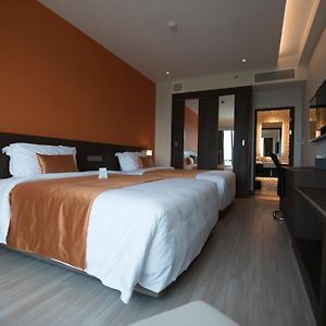 Executive Deluxe Twin Bed City View